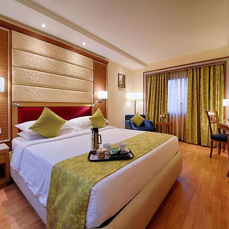 De Sovrani Hotell Kolkata Eksteriør bilde