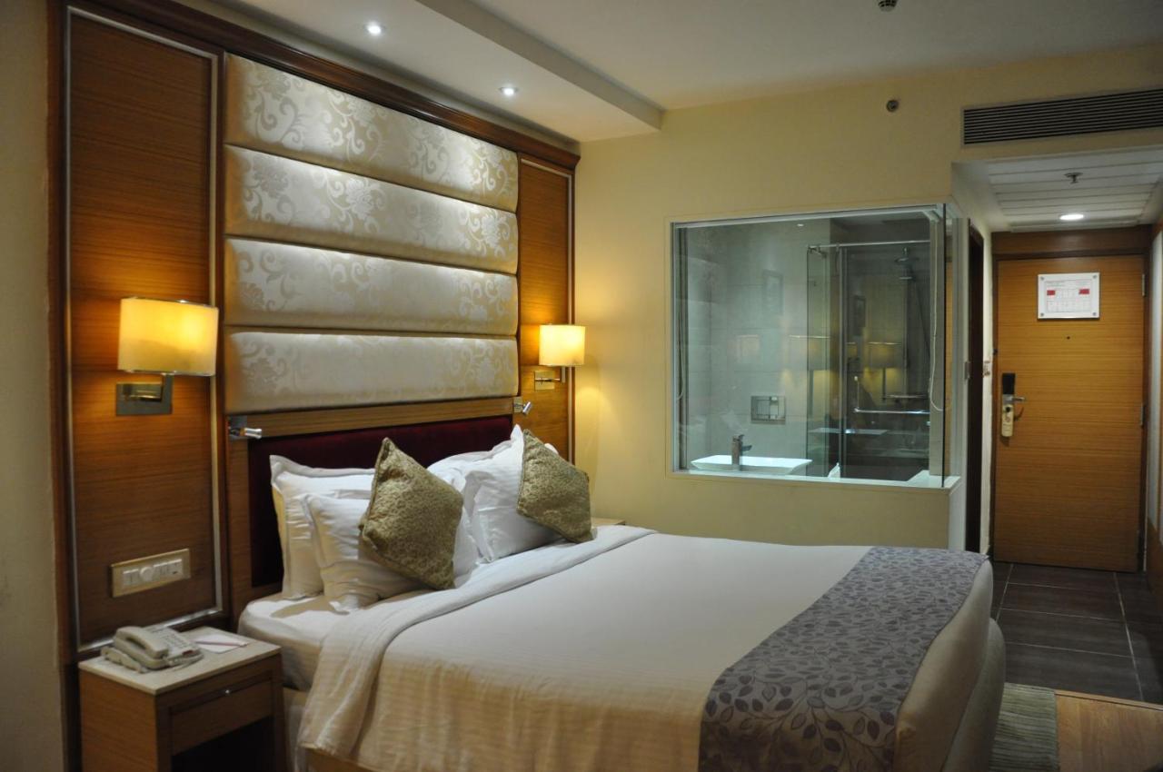 De Sovrani Hotell Kolkata Eksteriør bilde