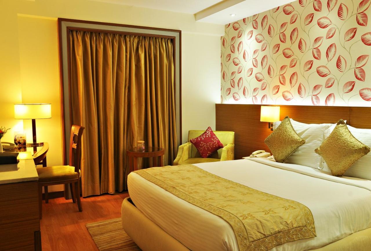 De Sovrani Hotell Kolkata Eksteriør bilde