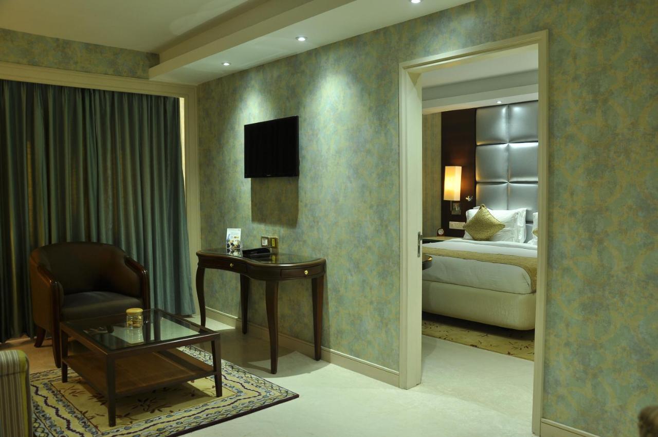 De Sovrani Hotell Kolkata Eksteriør bilde