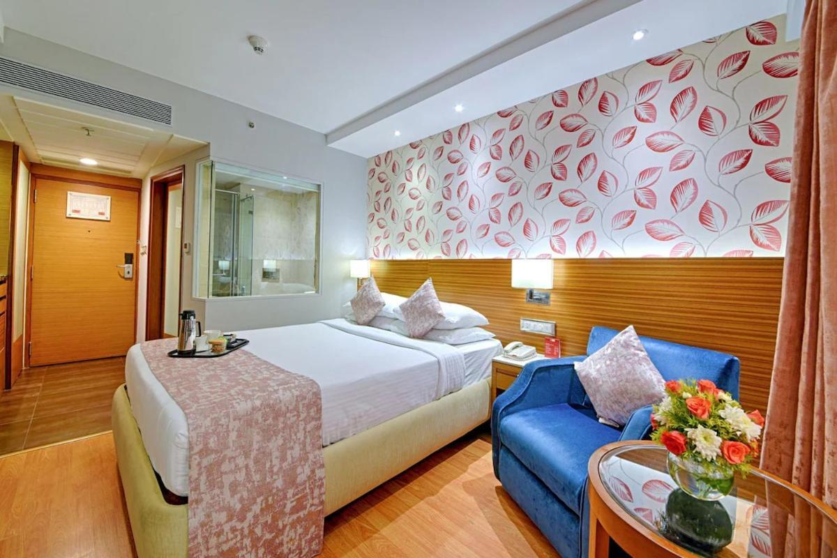 De Sovrani Hotell Kolkata Eksteriør bilde